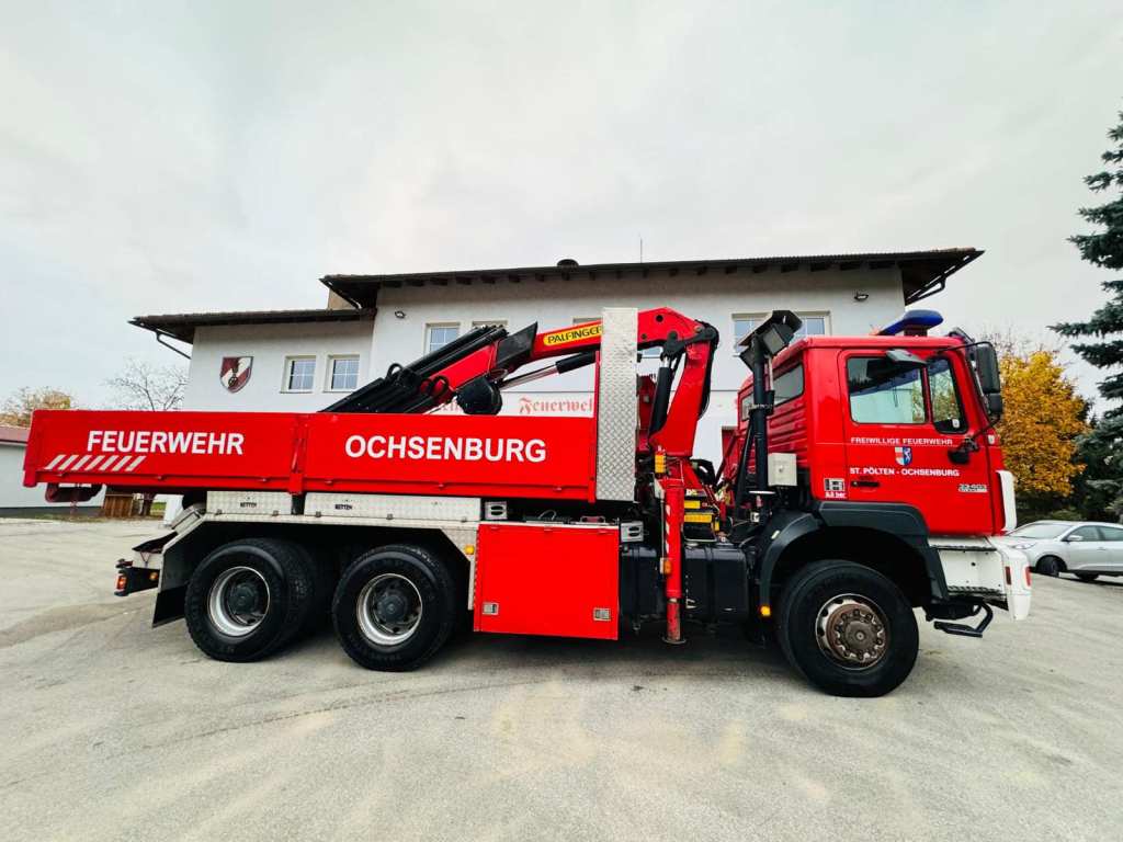 Das neue Wechselladerfahrzeug mit Kran der Freiwilligen Feuerwehr St. Pölten-Ochsenburg.