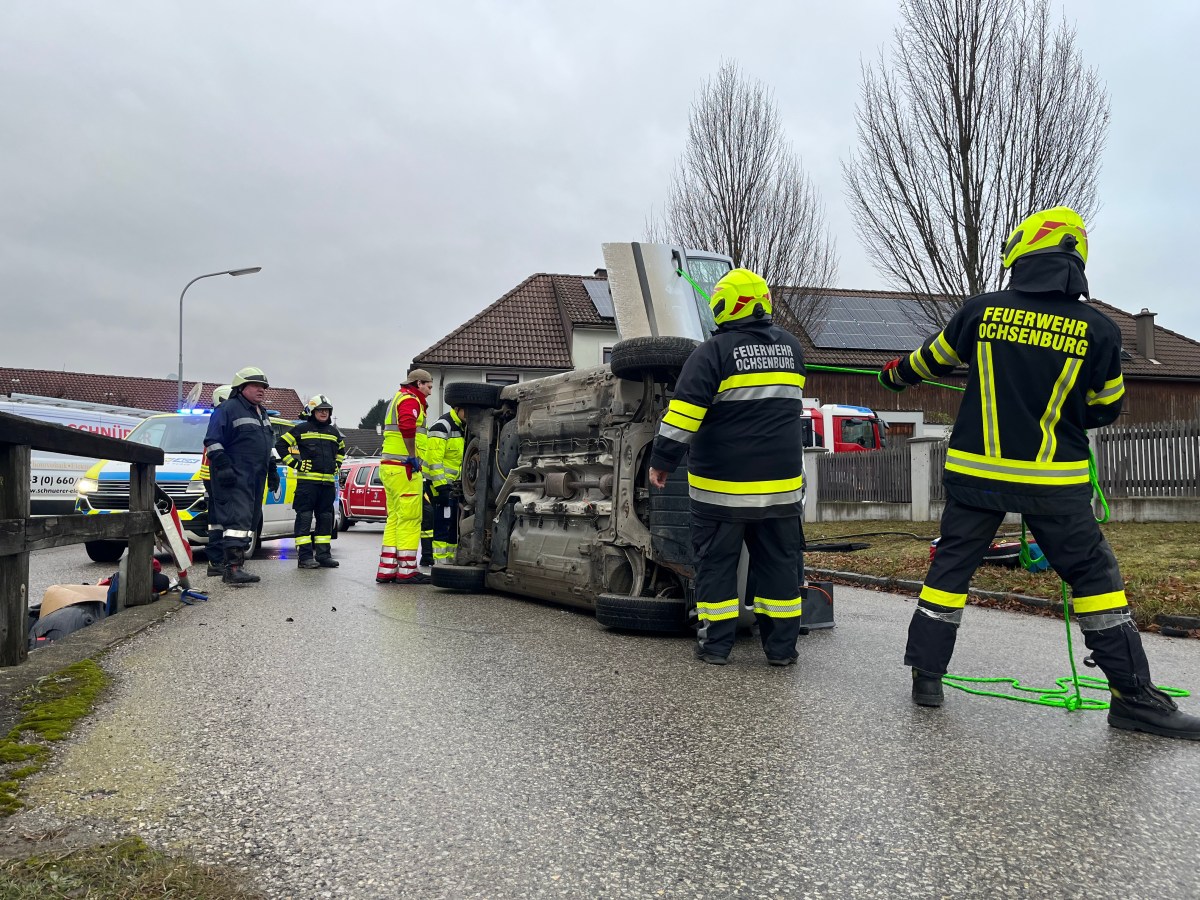 Verkehrsunfall mit Menschenrettung in&nbsp;Altmannsdorf