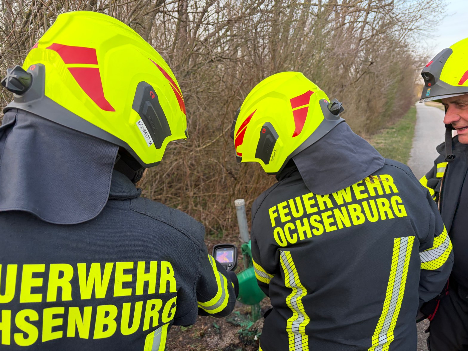 Müllbehälterbrand am Radweg