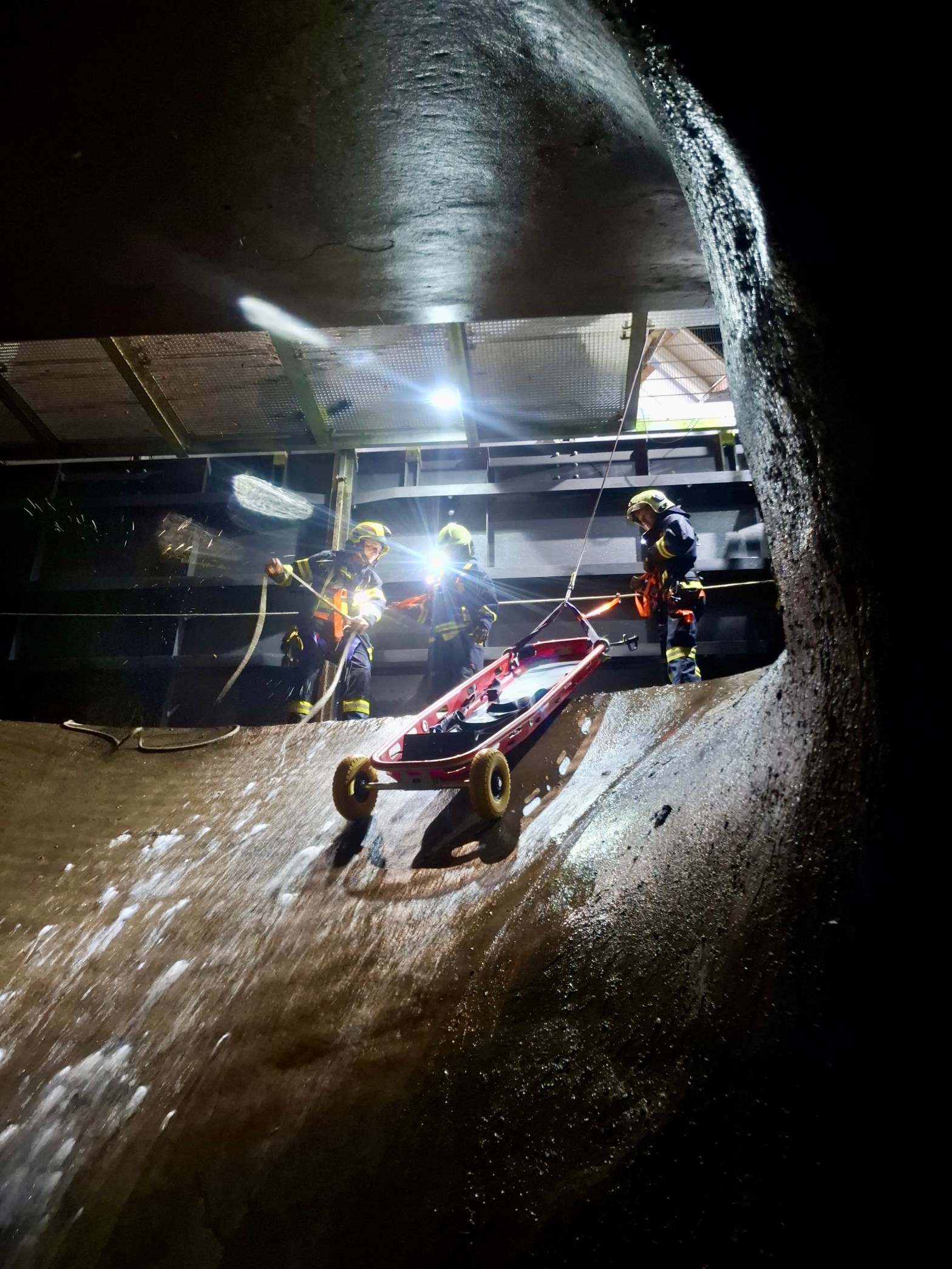 Großangelegte Übung im&nbsp;Wasserkraftwerk